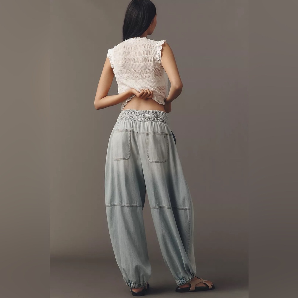 Anthropologie Pilcro High-Rise Balloon Pull-On Jeans - Size Medium 🪐 - Picture 3 of 8
